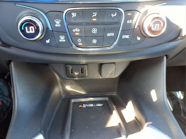 Used 2023 Chevrolet Traverse LT FWD image 21