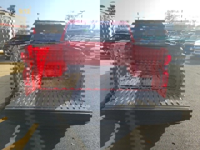 Used 2021 Chevrolet Silverado 1500 Custom image 3