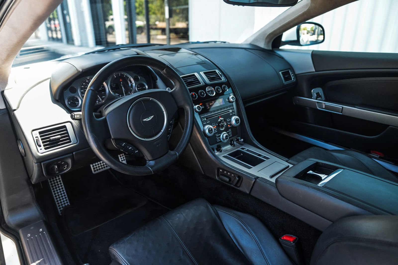Used 2011 Aston Martin DB9 Coupe RWD image 14