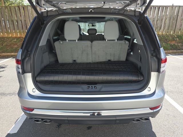 Used 2021 Lincoln Aviator Reserve w/ Equipment Group 202A image 28