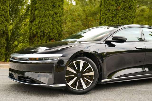 Used 2024 Lucid Air Pure RWD image 3