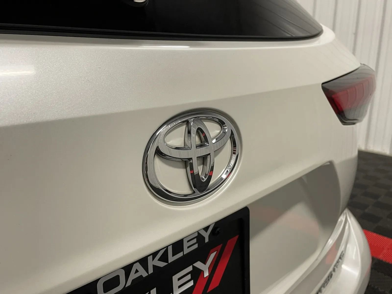 Used 2020 Toyota Highlander Limited image 16