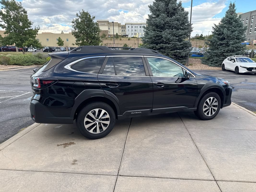 Used 2023 Subaru Outback Premium AWD/4WD image 6
