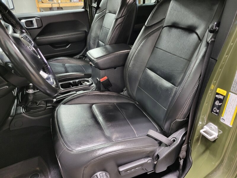 Used 2023 Jeep Wrangler Unlimited Sahara AWD/4WD image 26