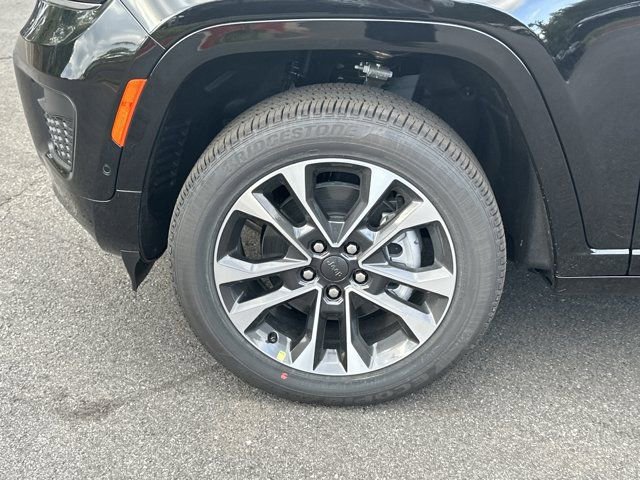 New 2025 Jeep Grand Cherokee L Overland image 11