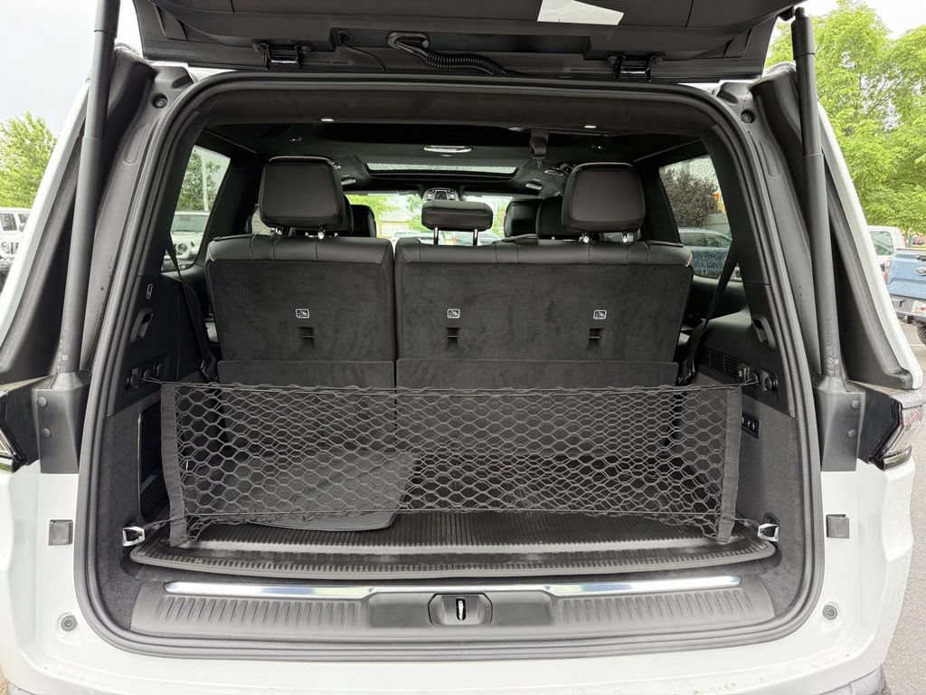 New 2026 Jeep Grand Wagoneer Summit AWD/4WD image 35