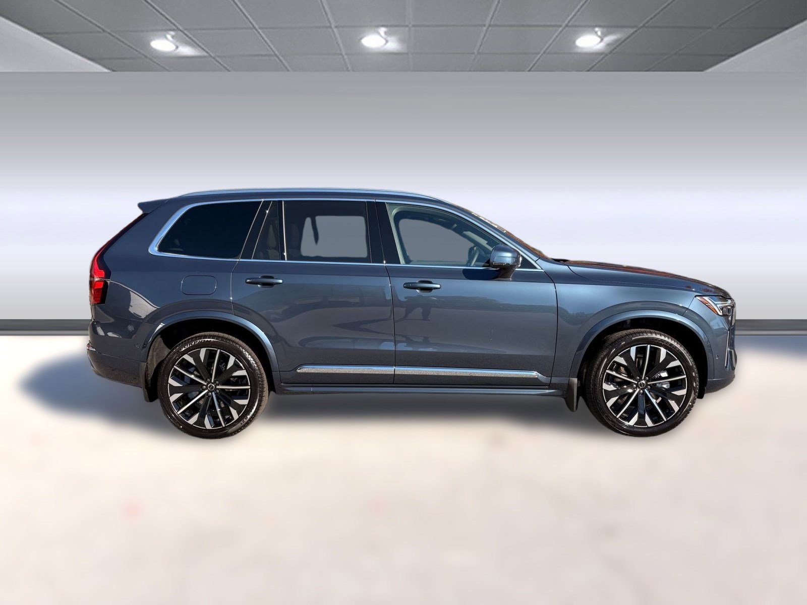 New 2026 Volvo XC90 B6 Plus w/ Protection Package image 8