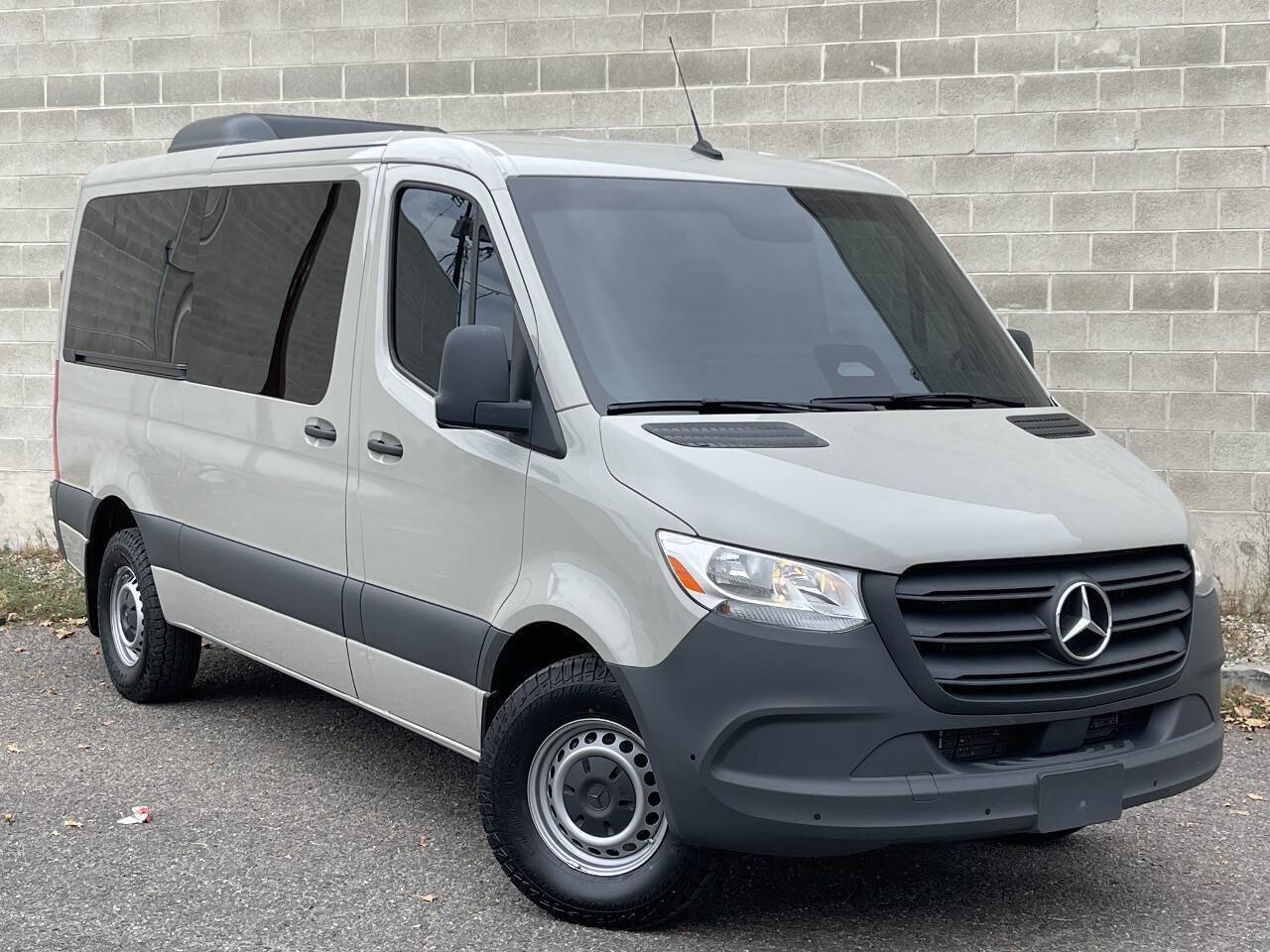 Used 2025 Mercedes-Benz Sprinter 2500 image 1