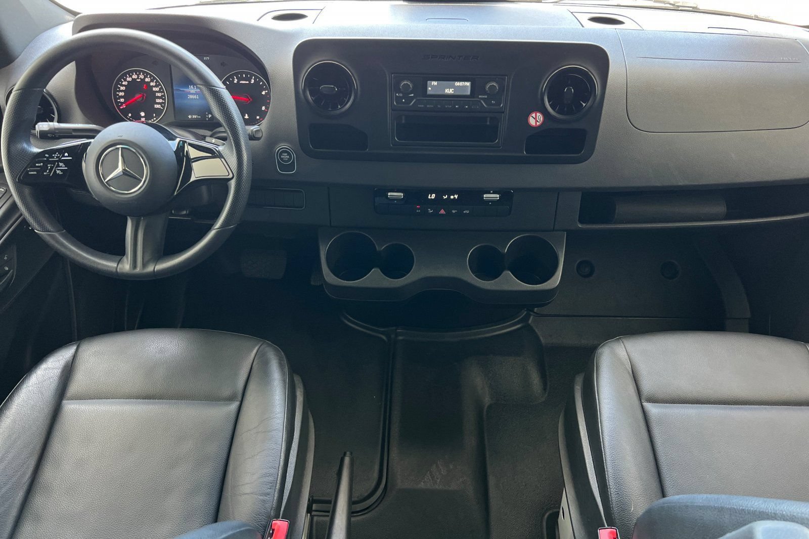 Used 2025 Mercedes-Benz Sprinter 2500 image 3
