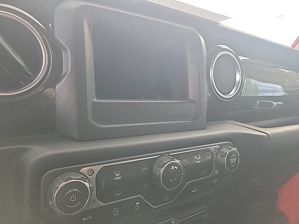 Used 2021 Jeep Wrangler Unlimited Sahara AWD/4WD image 28