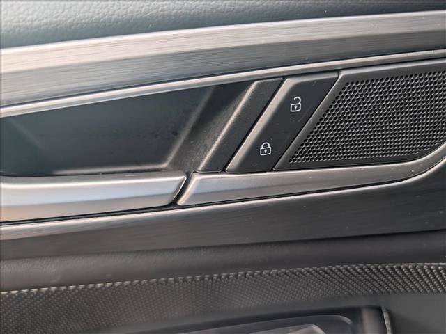 Certified 2024 Volkswagen Atlas Cross Sport SE w/ Panoramic Sunroof Package AWD/4WD image 32