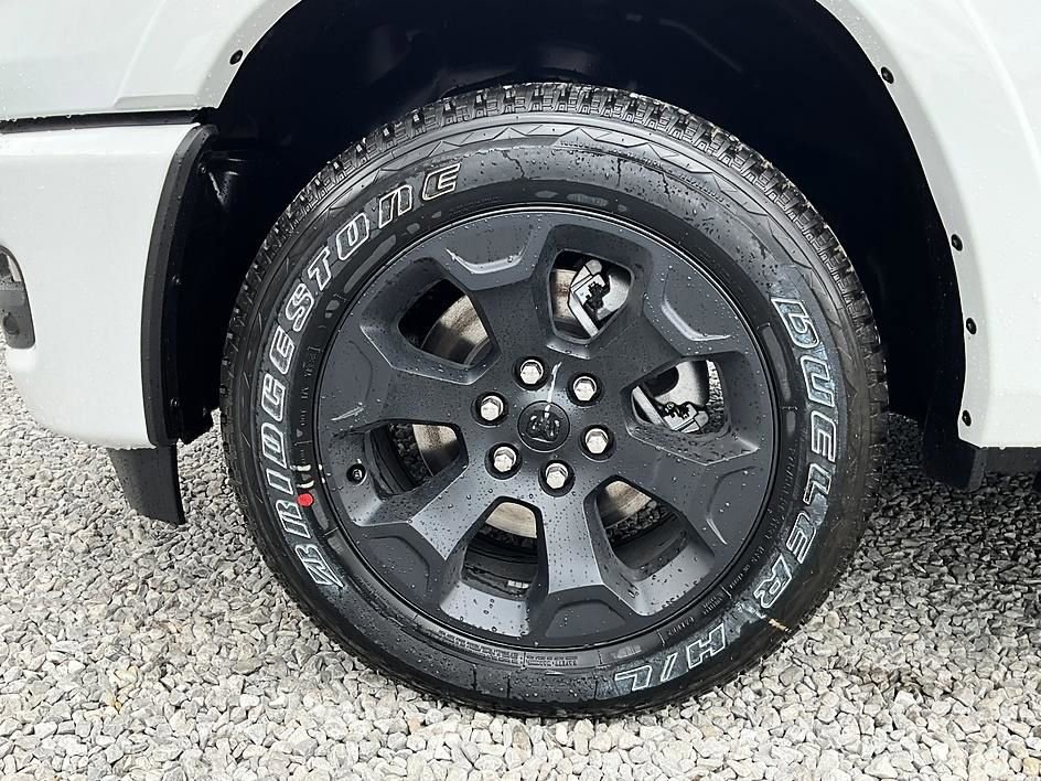 New 2026 RAM 1500 4x4 Crew Cab image 11