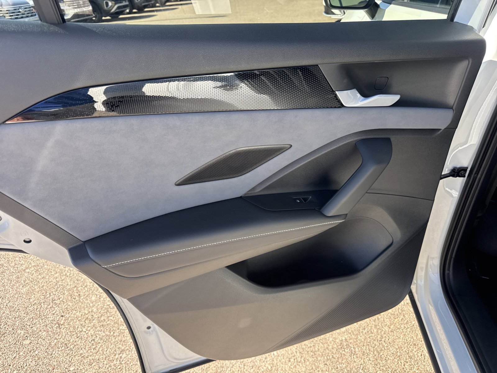 New 2026 Volkswagen Tiguan SE R-Line image 19