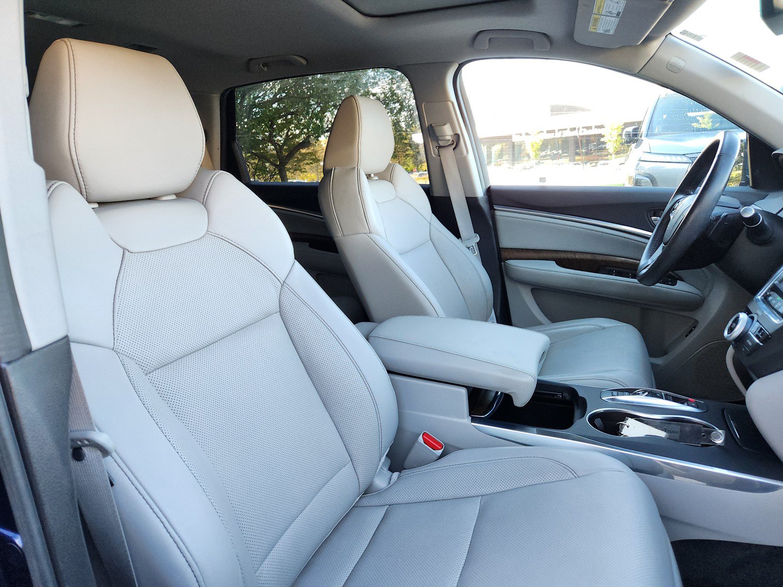 Used 2020 Acura MDX w/ Technology Package AWD/4WD image 16