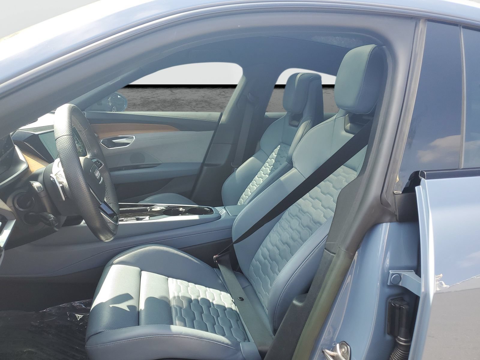 Used 2023 Audi e-tron GT Premium Plus w/ Executive Package AWD/4WD image 18
