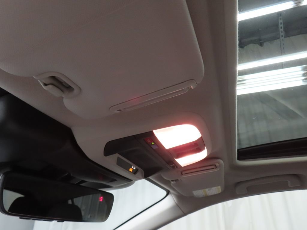 Used 2025 Subaru Crosstrek 2.0i Premium image 18