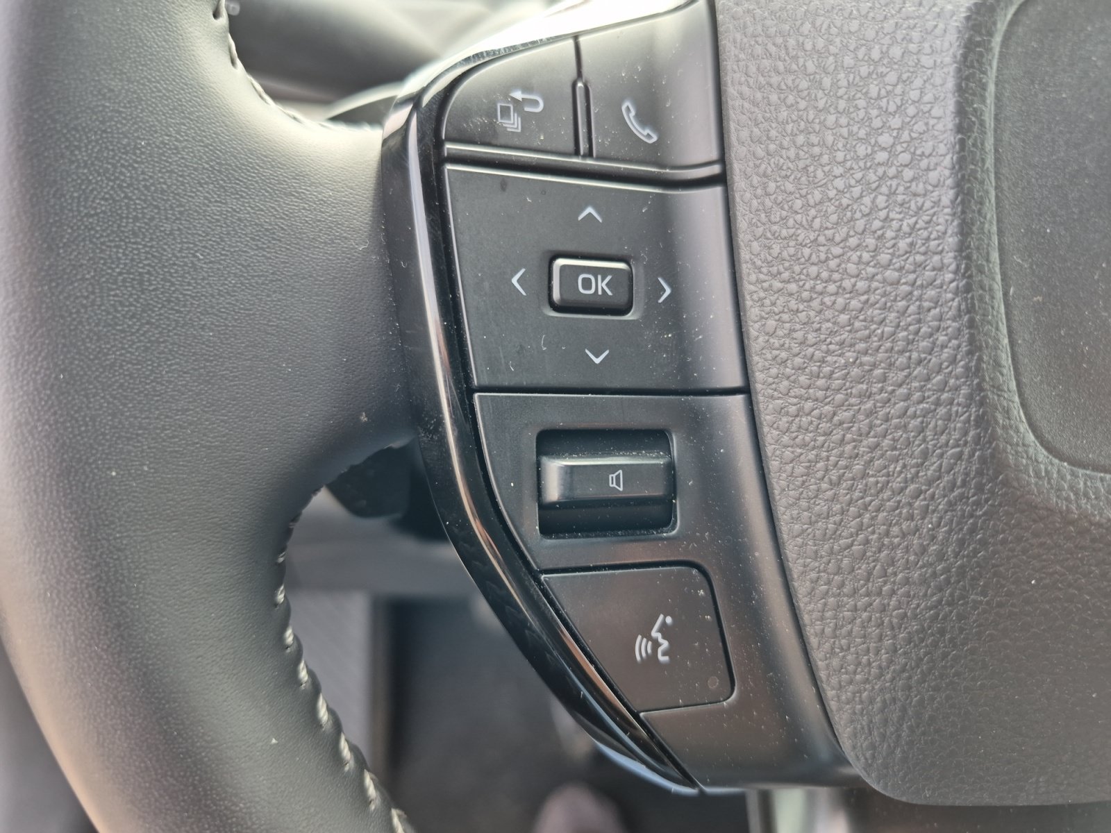 Used 2026 Toyota bZ AWD/4WD image 16