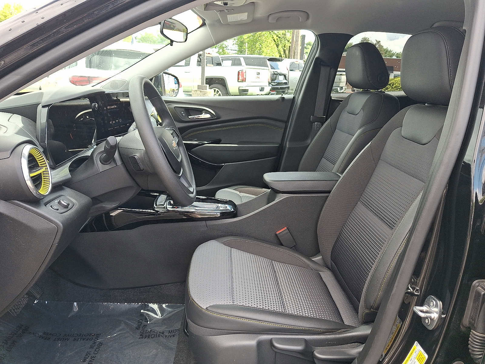 Used 2024 Chevrolet Trax LT FWD image 14