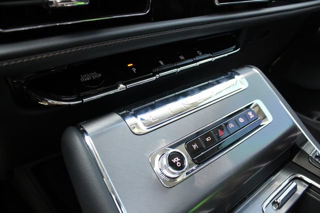 New 2026 Lincoln Aviator AWD image 17
