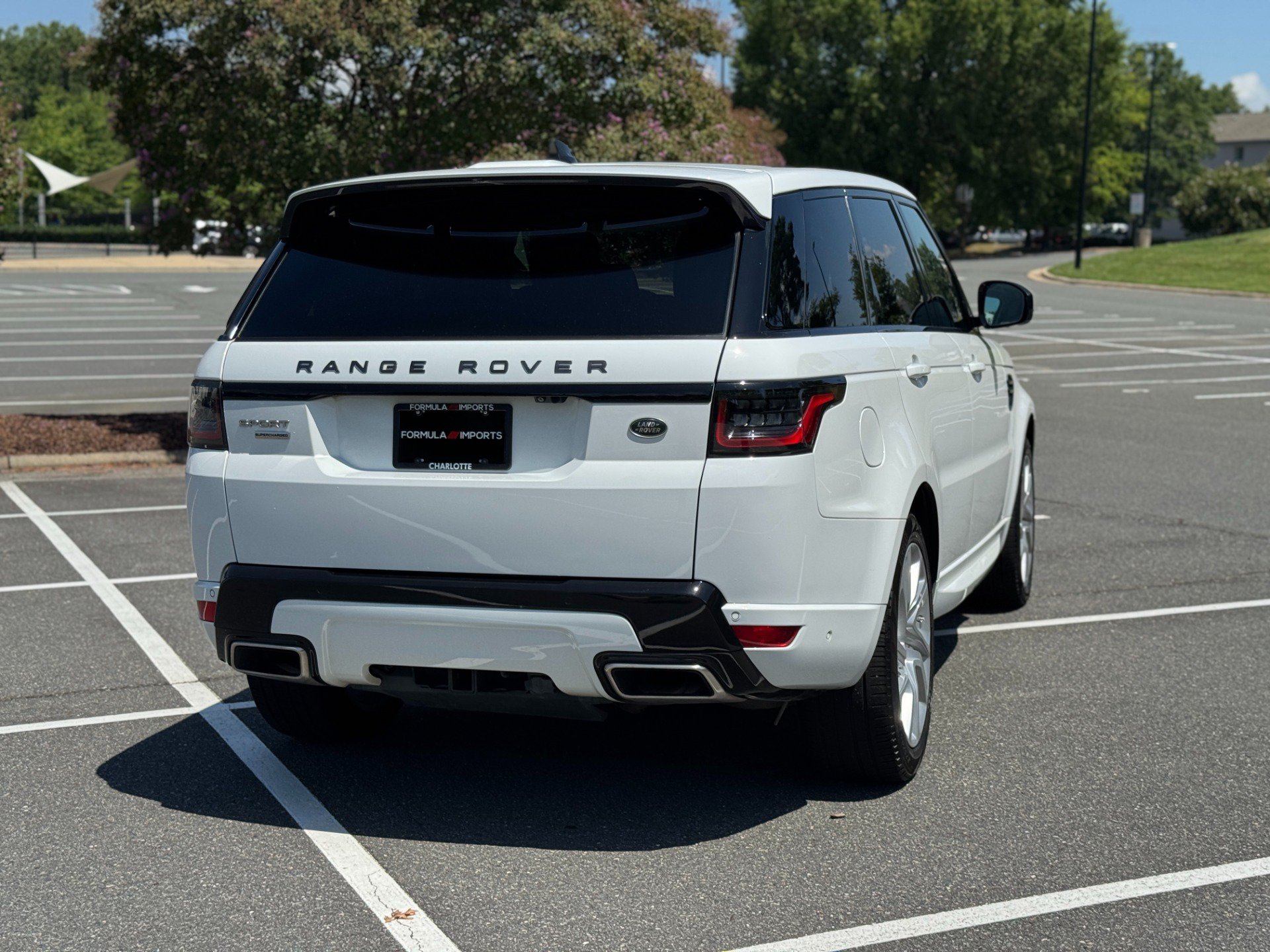 Used 2019 Land Rover Range Rover Sport Supercharged AWD/4WD image 11