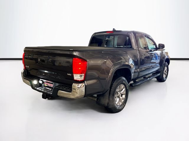 Used 2017 Toyota Tacoma SR5 w/ Tow Package image 6