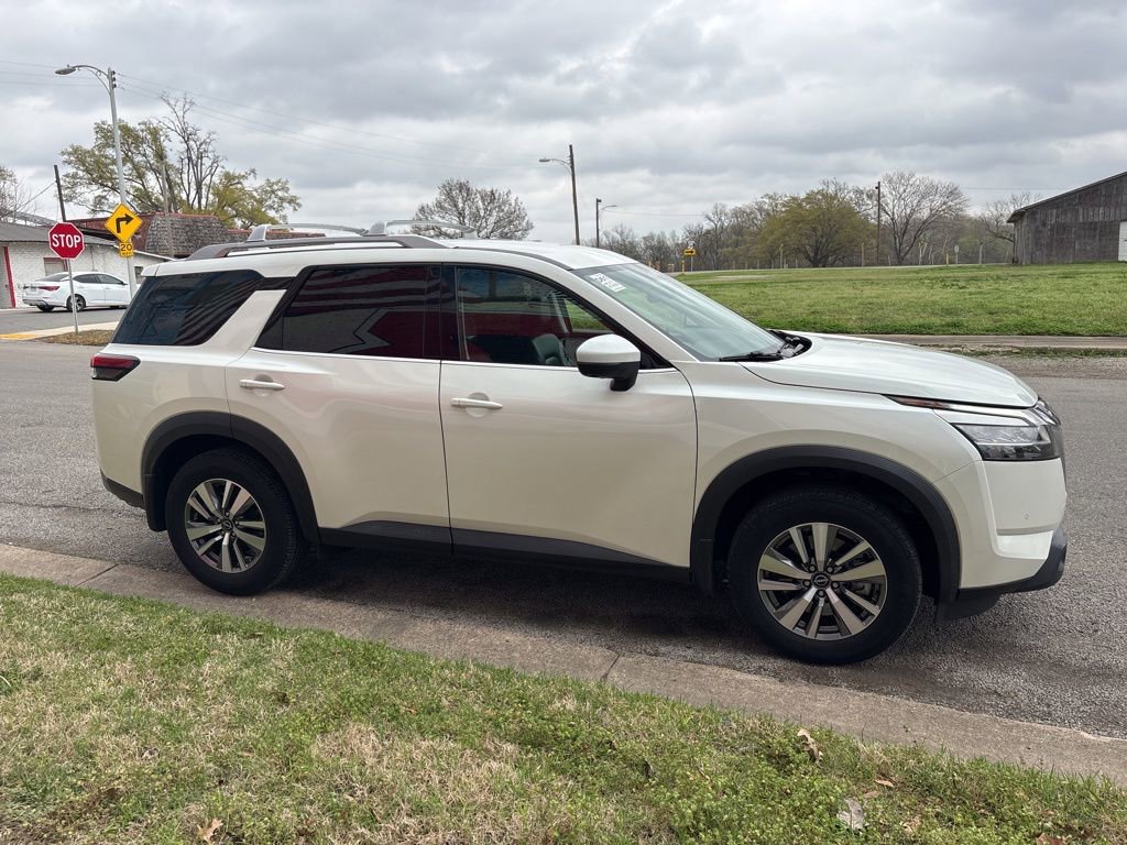 Used 2022 Nissan Pathfinder SL image 7