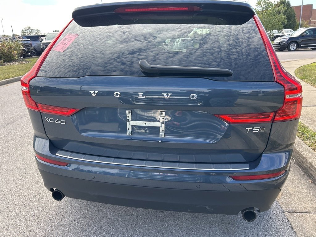 Used 2021 Volvo XC60 T5 Momentum w/ Advanced Package image 6