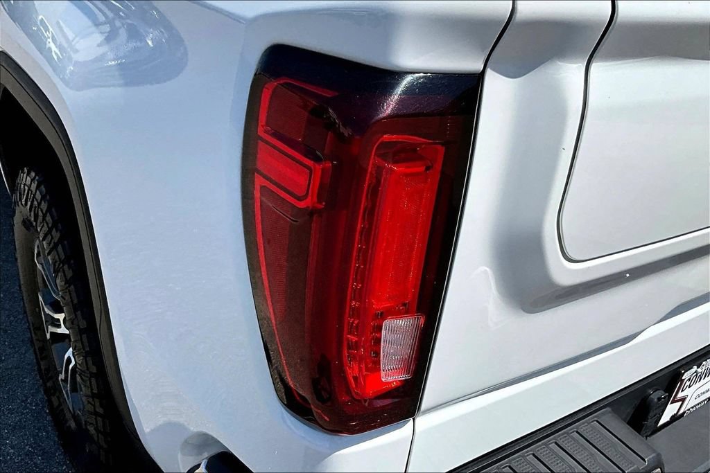 Used 2025 GMC Sierra 1500 SLT AWD/4WD image 26