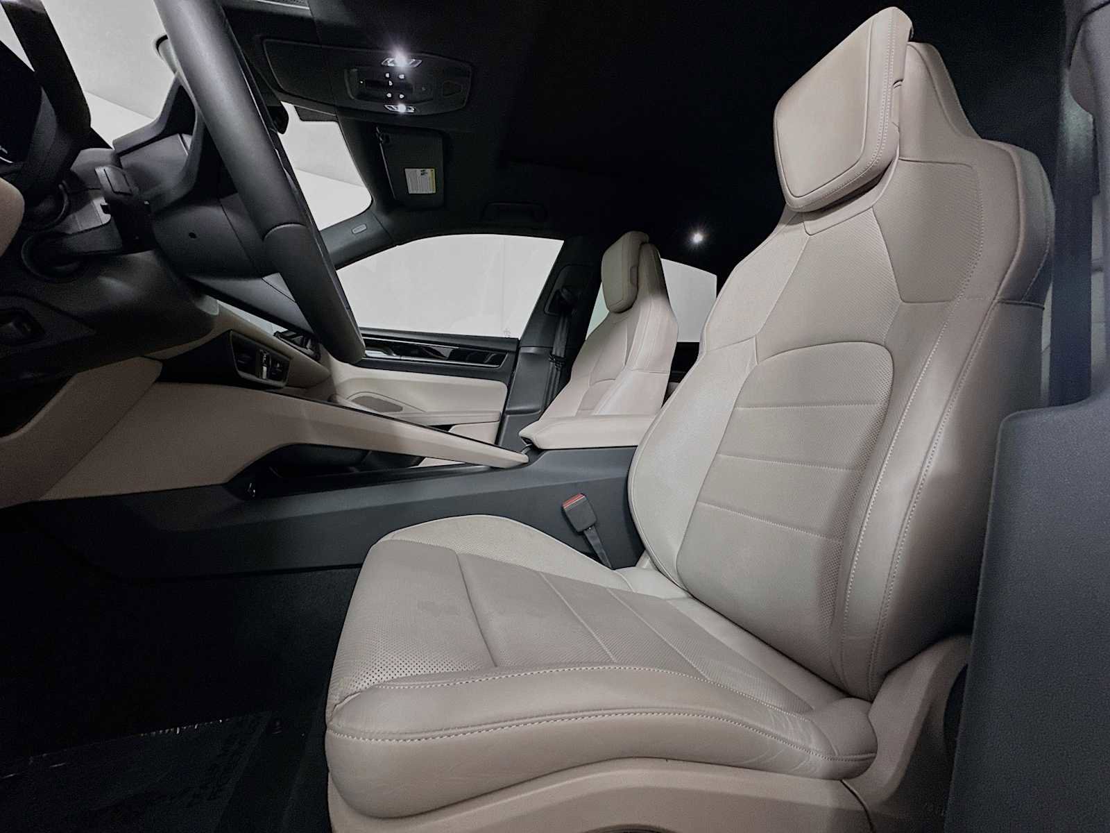 Certified 2025 Porsche Macan 4S Electric image 5