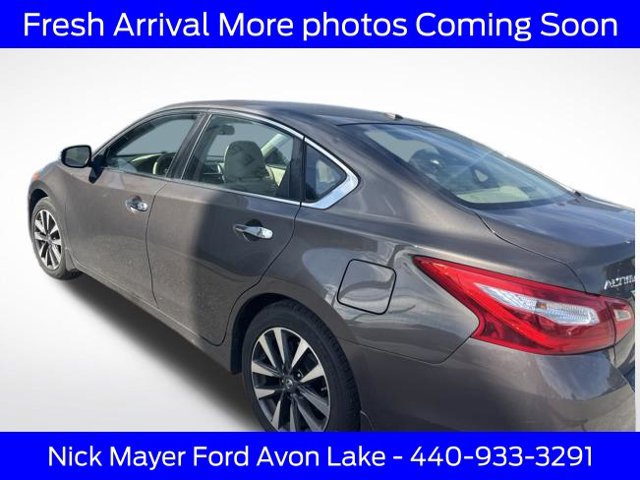 Used 2017 Nissan Altima 2.5 SV w/ Convenience Package FWD image 4