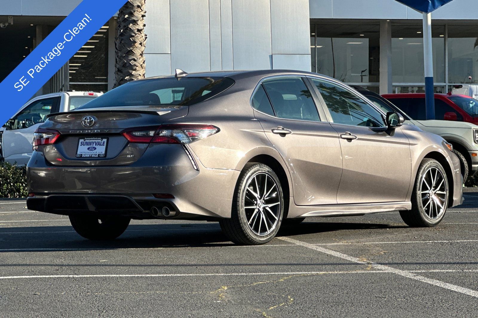 Used 2024 Toyota Camry SE image 4