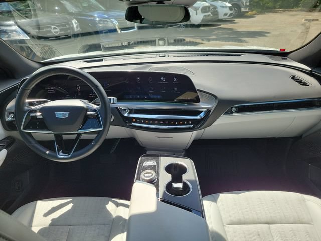 Used 2024 Cadillac Lyriq Luxury RWD image 16