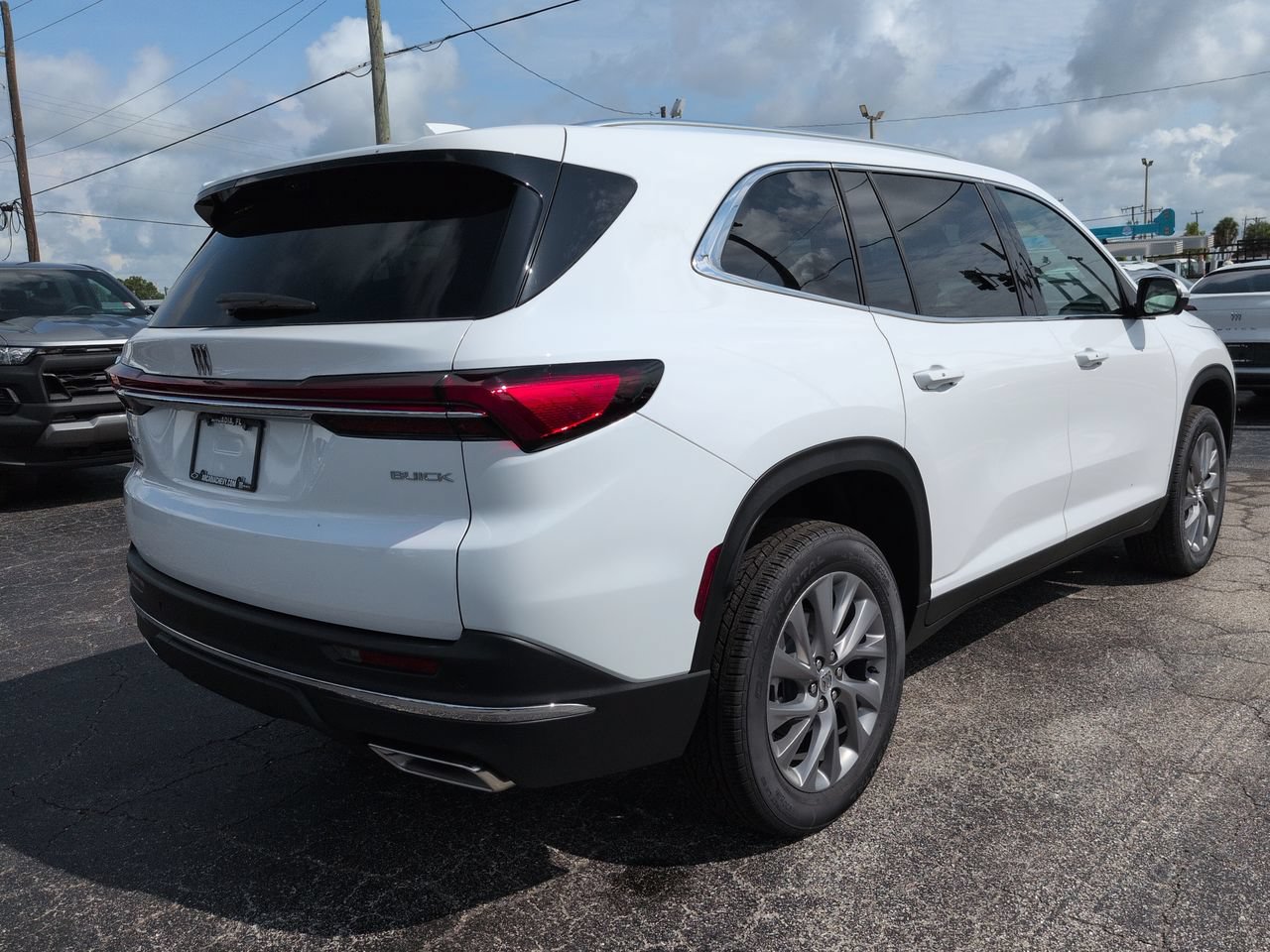 New 2026 Buick Enclave Preferred w/ Power Package FWD image 4
