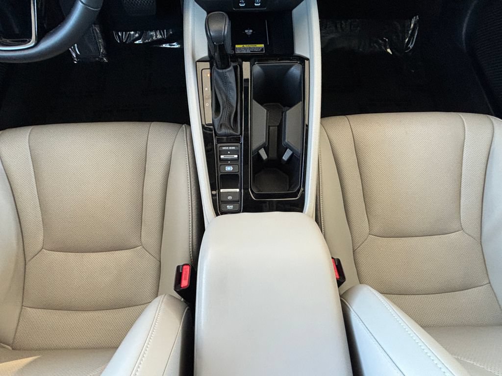 Used 2025 Honda Accord EX-L image 17