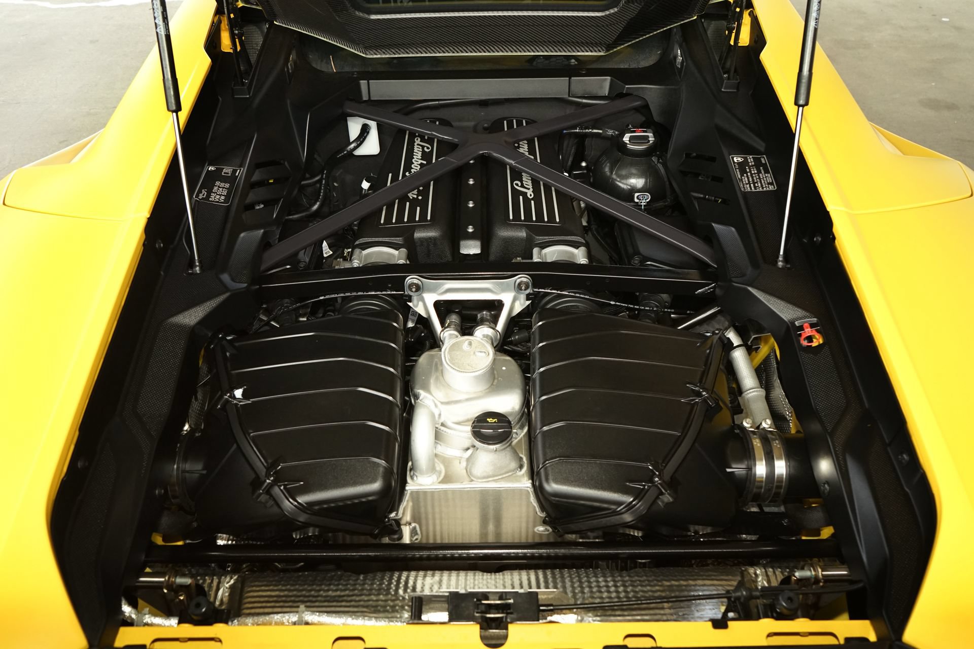 Used 2023 Lamborghini Huracan Tecnica RWD image 34