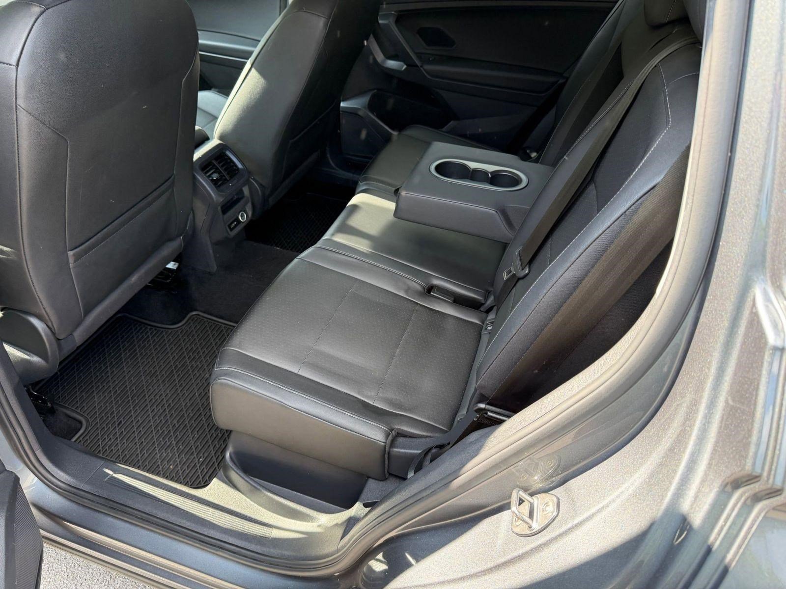 Used 2019 Volkswagen Tiguan SE AWD/4WD image 14