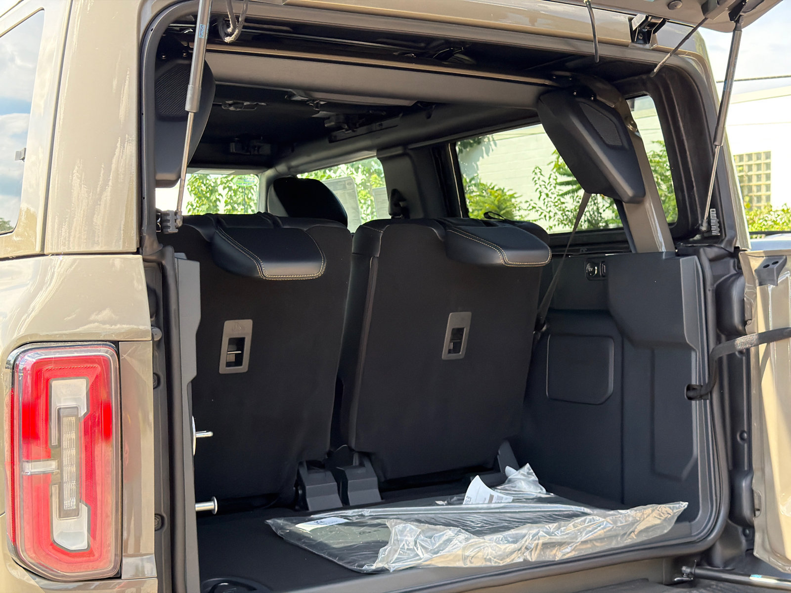 New 2026 Ford Bronco Badlands AWD/4WD image 8