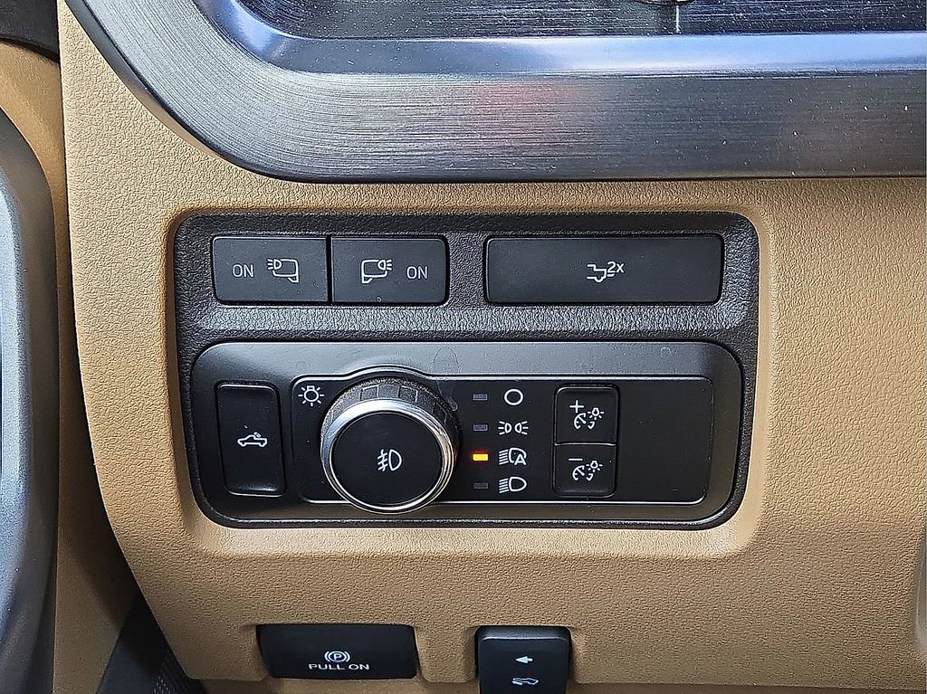 Used 2024 Ford F250 Lariat w/ Tremor Off-Road Package image 28