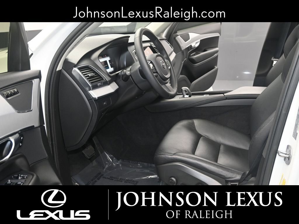 Used 2023 Volvo XC90 B5 Core w/ Protection Package Premier AWD/4WD image 13