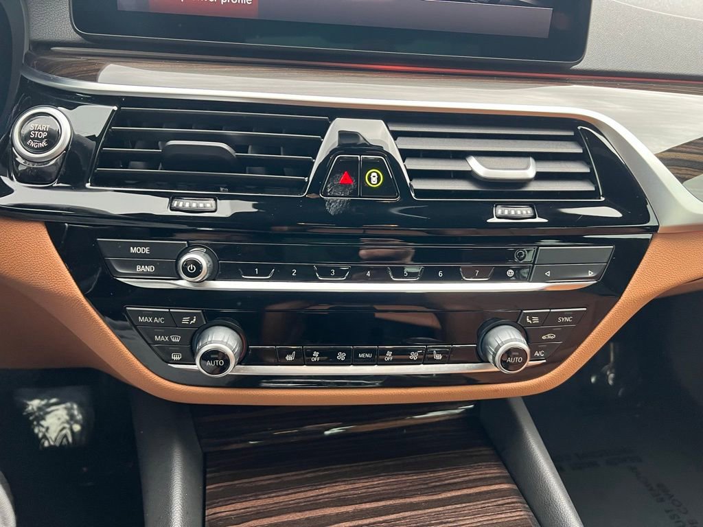 Used 2023 BMW 540i xDrive w/ Convenience Package image 41