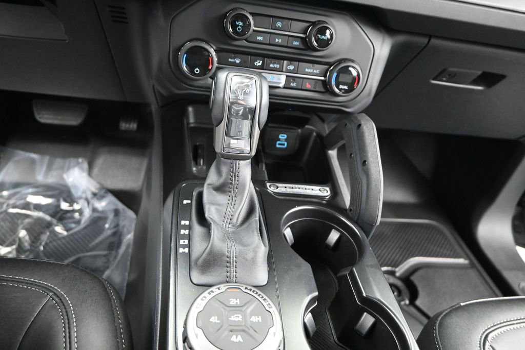 Used 2025 Ford Bronco Badlands AWD/4WD image 13