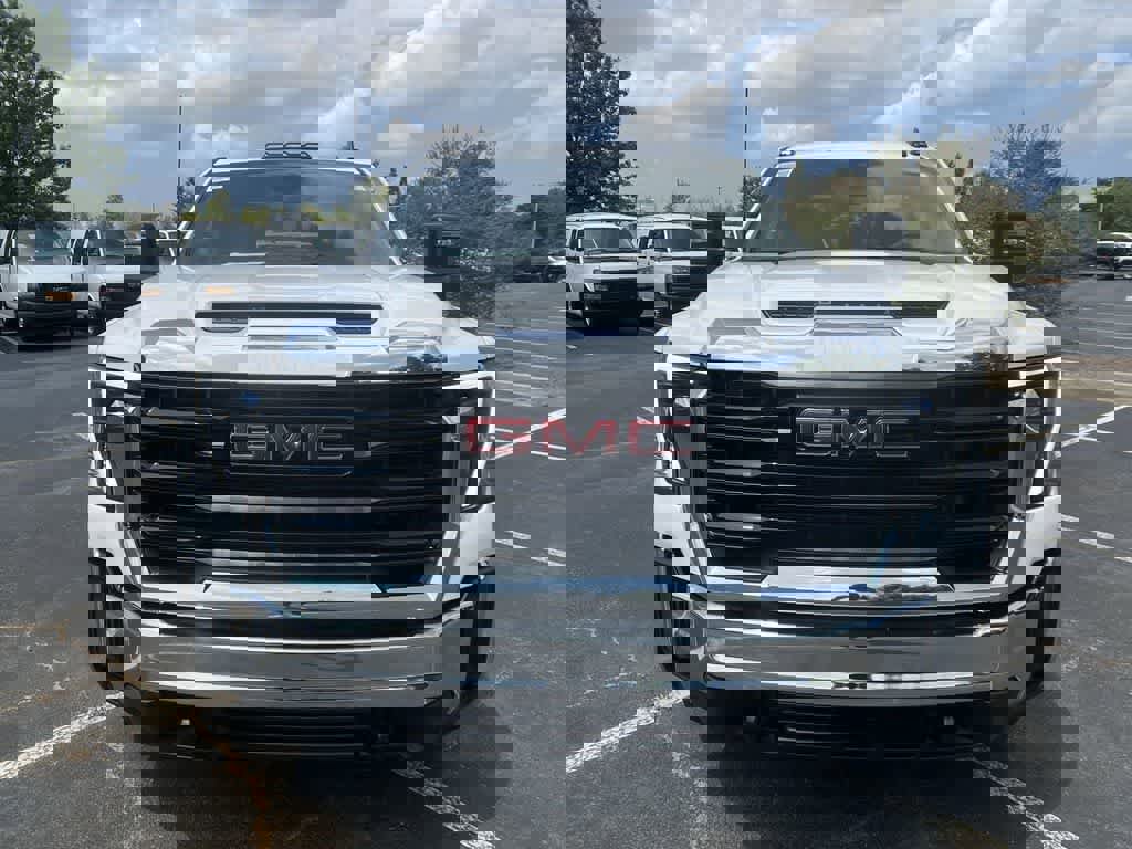 New 2024 GMC Sierra 2500 Pro w/ Convenience Package image 3