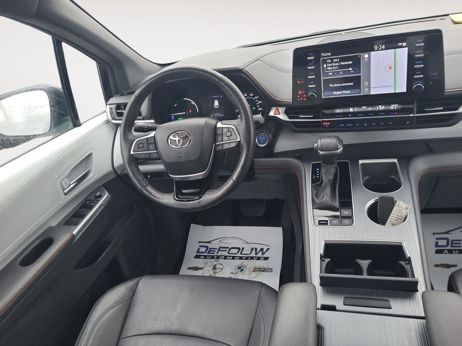 Used 2023 Toyota Sienna XLE image 11