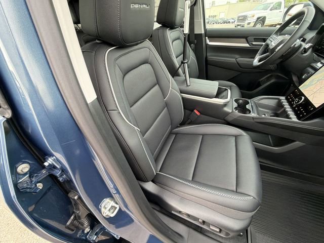 New 2026 GMC Terrain Denali w/ LPO, Floor Liner Package AWD/4WD image 27
