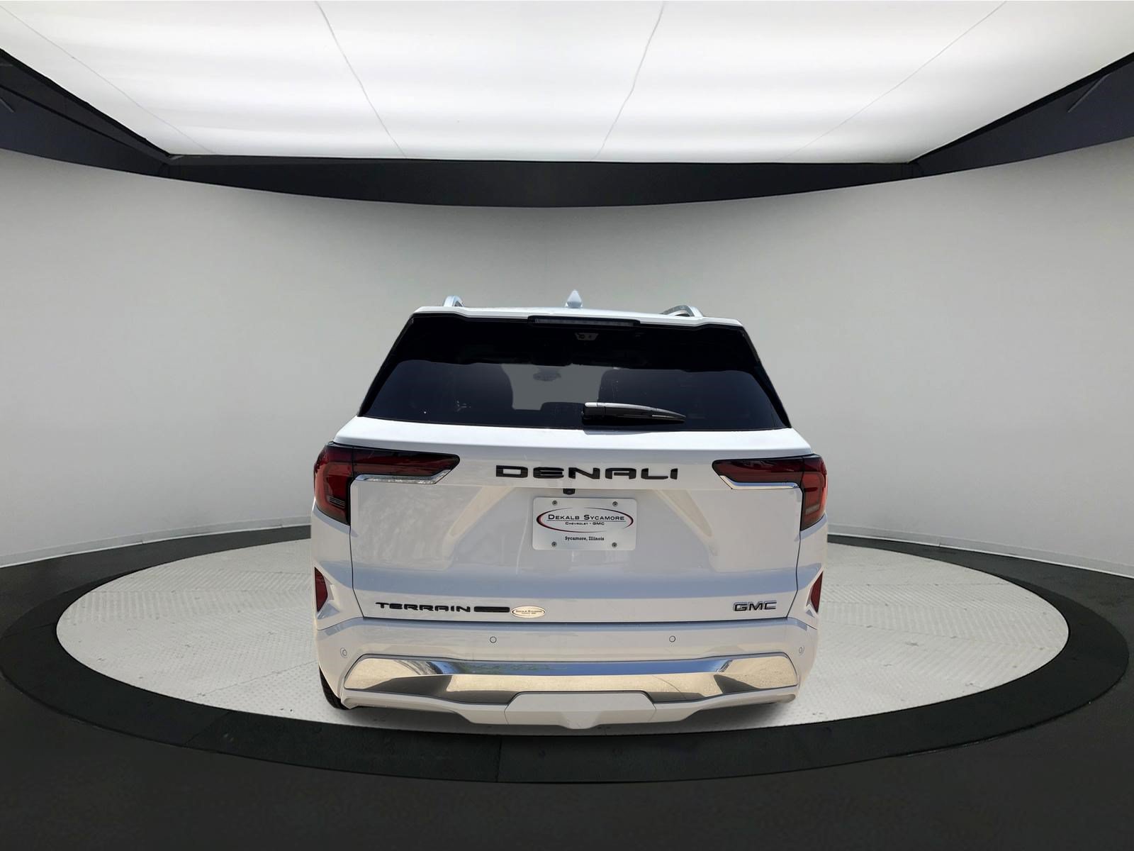 New 2027 GMC Terrain Denali w/ LPO, Black Badging Package AWD/4WD image 4