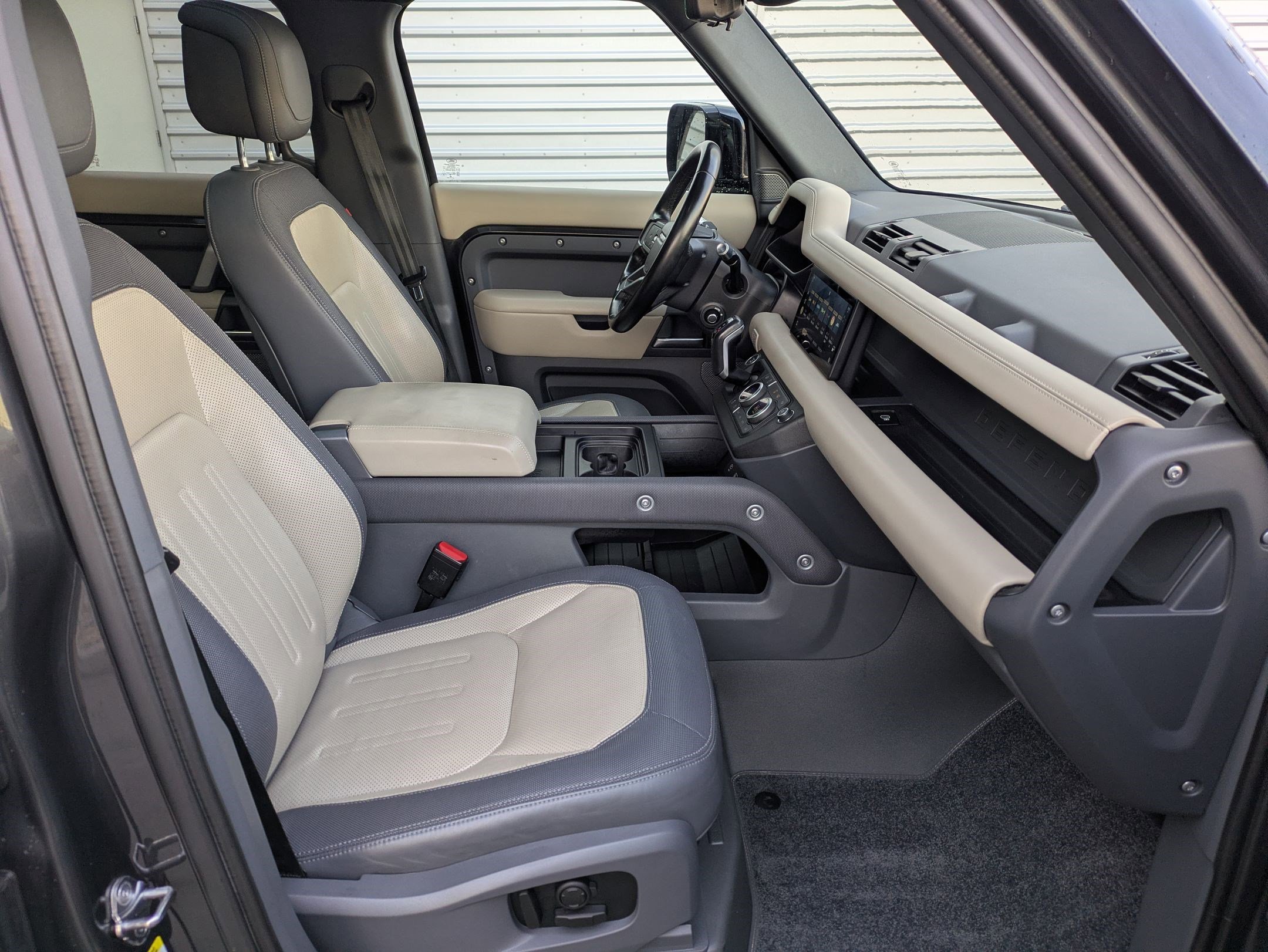 Used 2022 Land Rover Defender 110 X-Dynamic HSE image 33