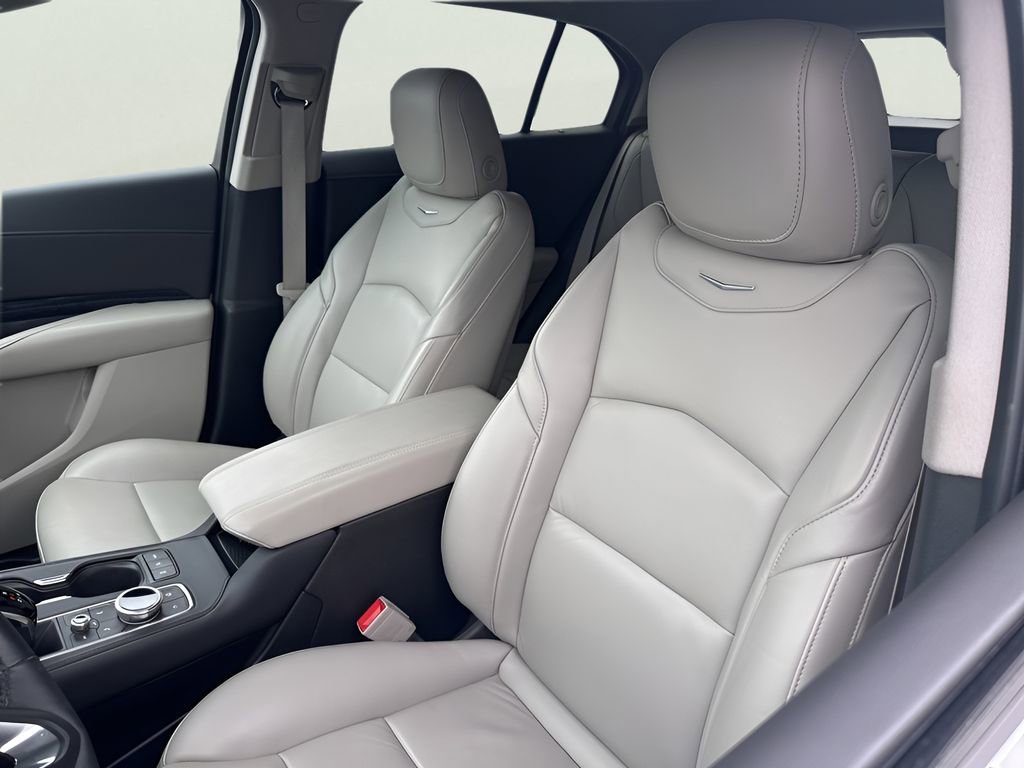 Used 2022 Cadillac XT4 Premium Luxury w/ Enhanced Visibility Package image 11