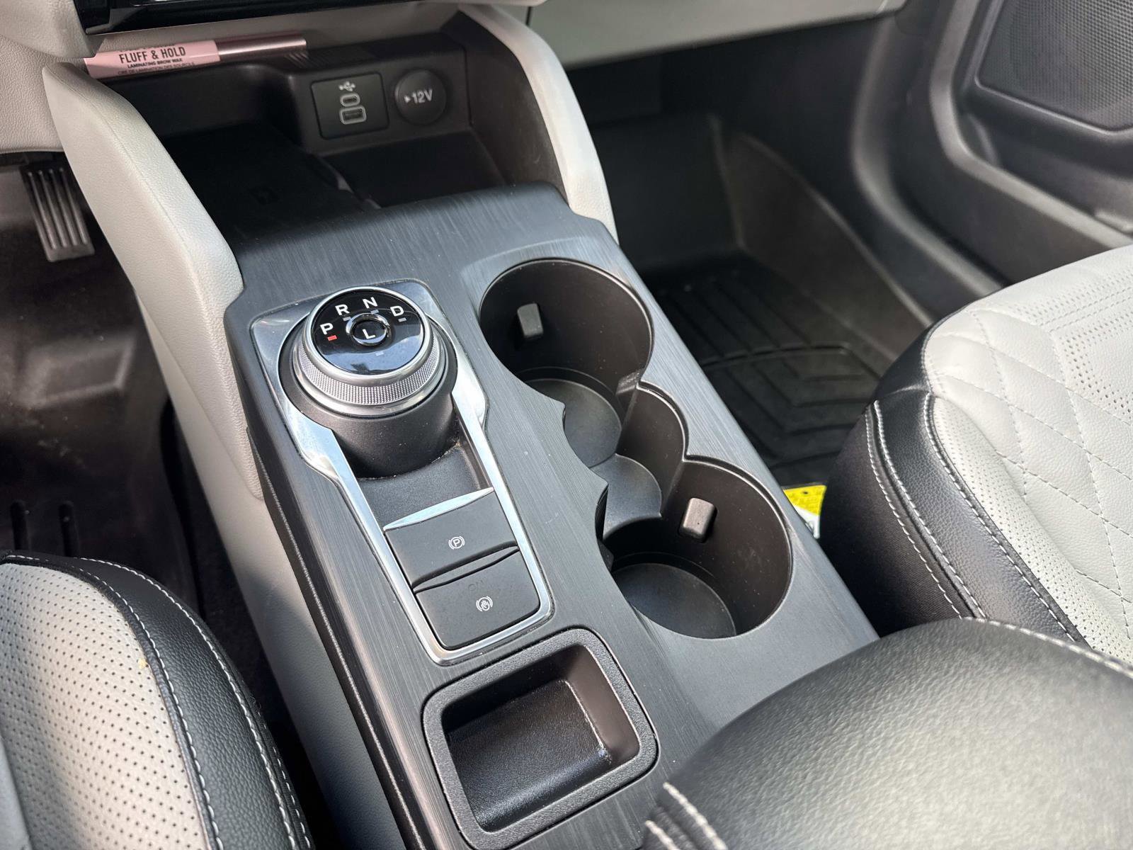 Used 2024 Ford Escape Platinum w/ Premium Technology Package image 27