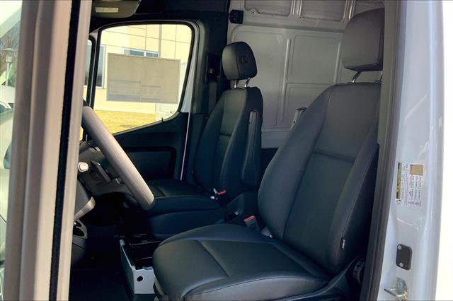 Used 2024 Mercedes-Benz Sprinter 2500 image 37