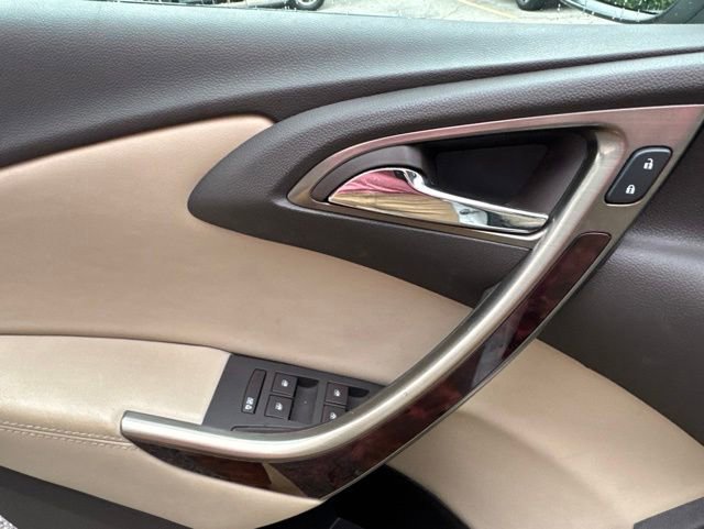 Used 2014 Buick Verano FWD image 12